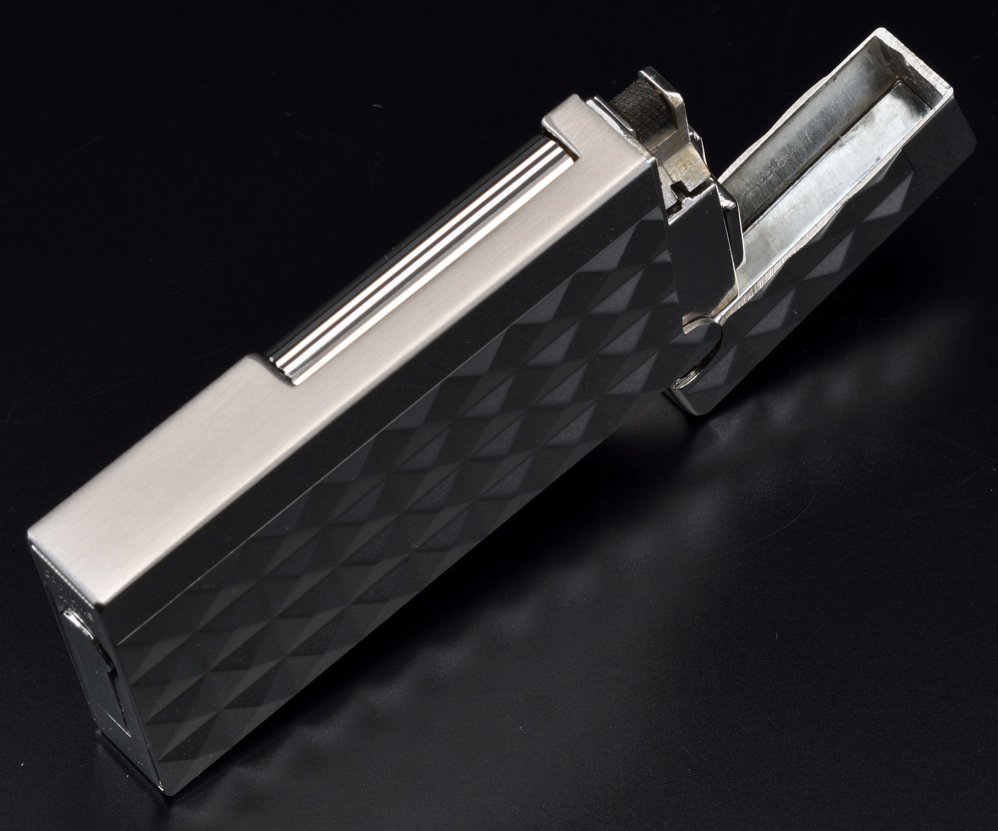 Sarome Flint Cigarette Cigar Lighter SD6A-09 Gun metal / Cubical diamond cut